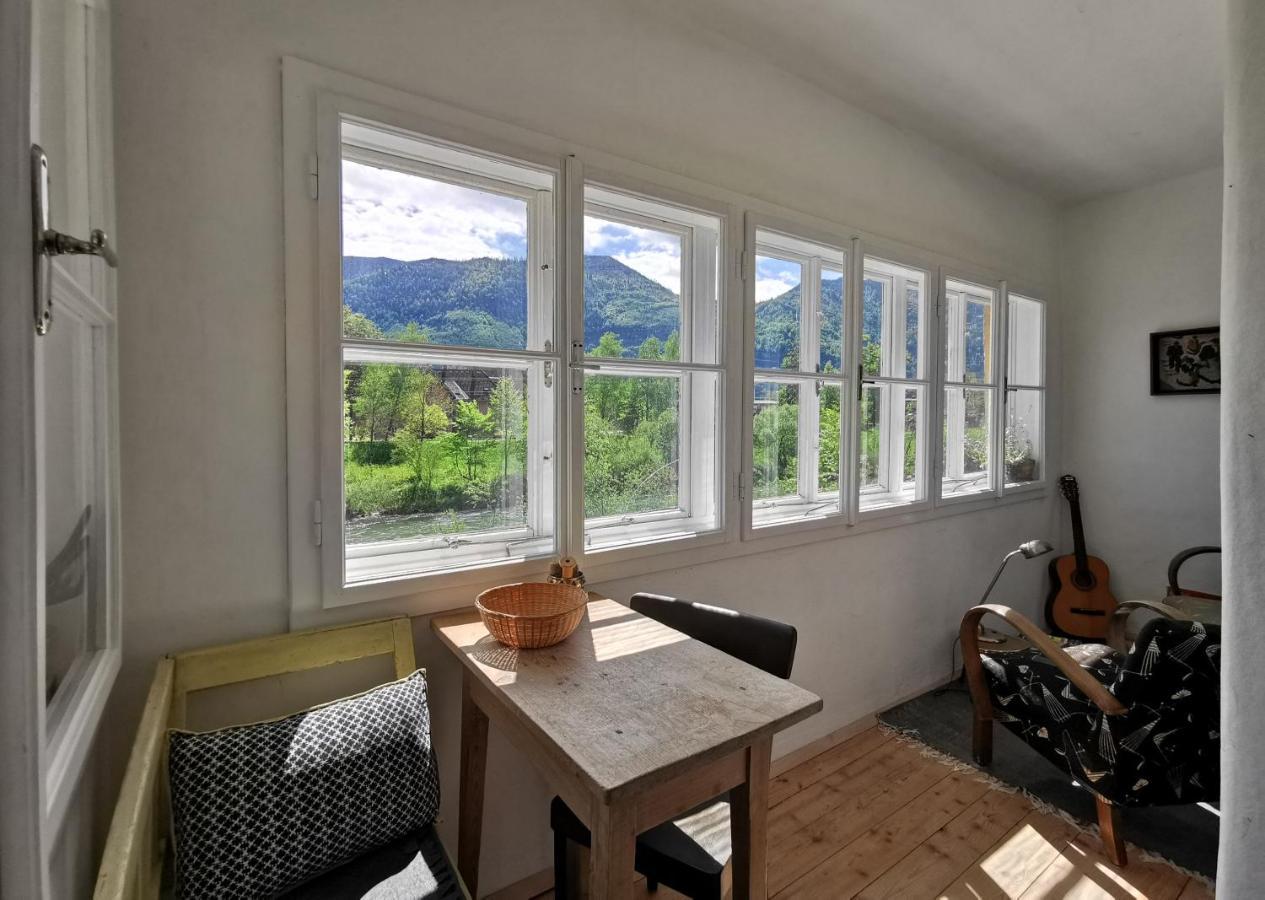 Charmante Altbauwohnung Ebensee Exterior photo